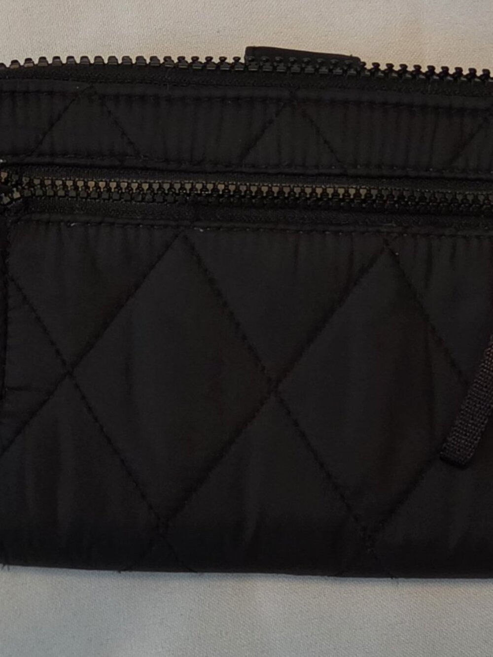 Vera Bradley Quilted Wallet – Black Exterior – Floral Interior – Zip Around